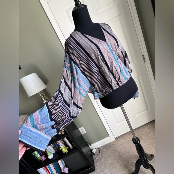 AE Striped Top NWT sz M - Picture 3 of 9